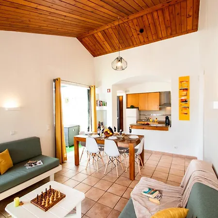 Villa In Albufeira Near Praia Da Oura Beach Villa *