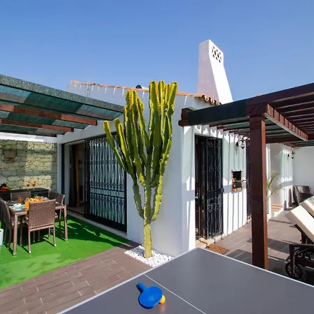 Villa In Albufeira Near Praia Da Oura Beach וילה אלבופיירה
