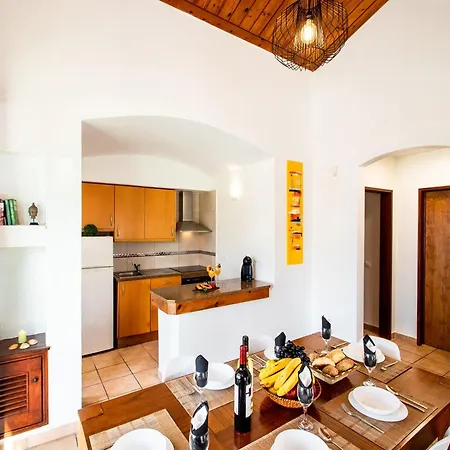 Villa Villa In Albufeira Near Praia Da Oura Beach Albufeira