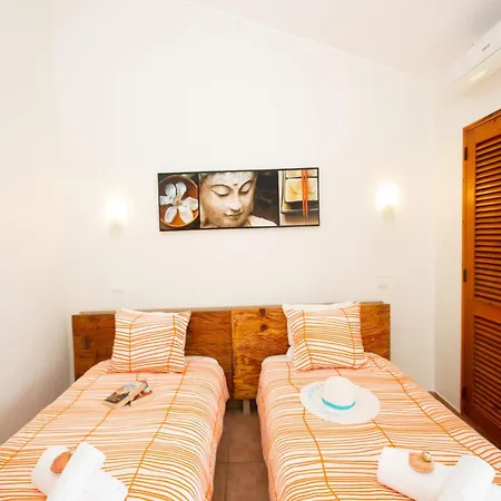 Villa In Albufeira Near Praia Da Oura Beach