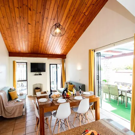 Villa In Albufeira Near Praia Da Oura Beach Albufeira