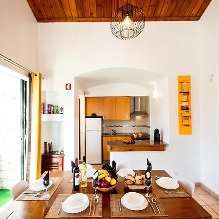 Villa Villa In Albufeira Near Praia Da Oura Beach *
