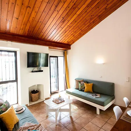 Villa Villa In Albufeira Near Praia Da Oura Beach *